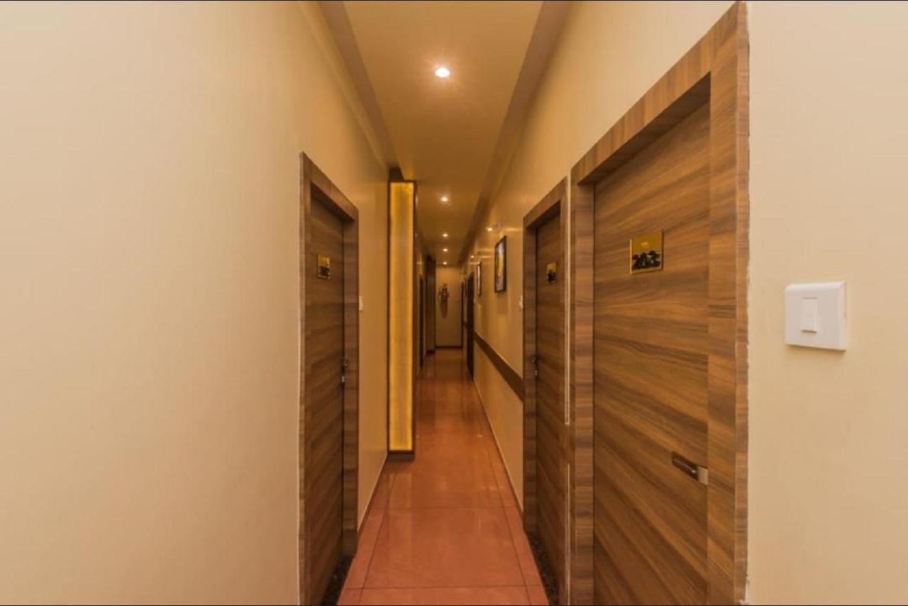 Aster Hotel Near Mumbai Airport Esterno foto