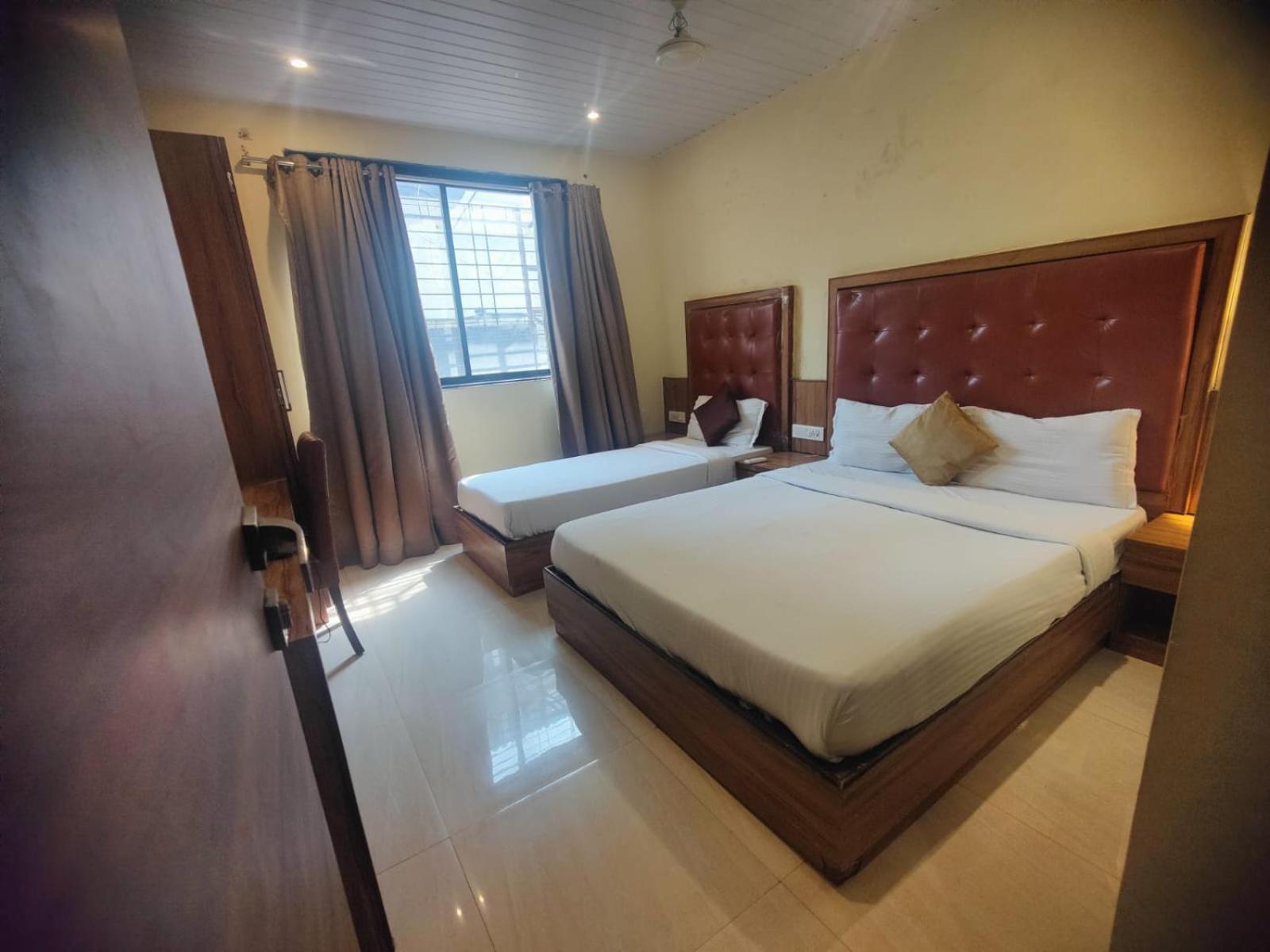 Aster Hotel Near Mumbai Airport Esterno foto