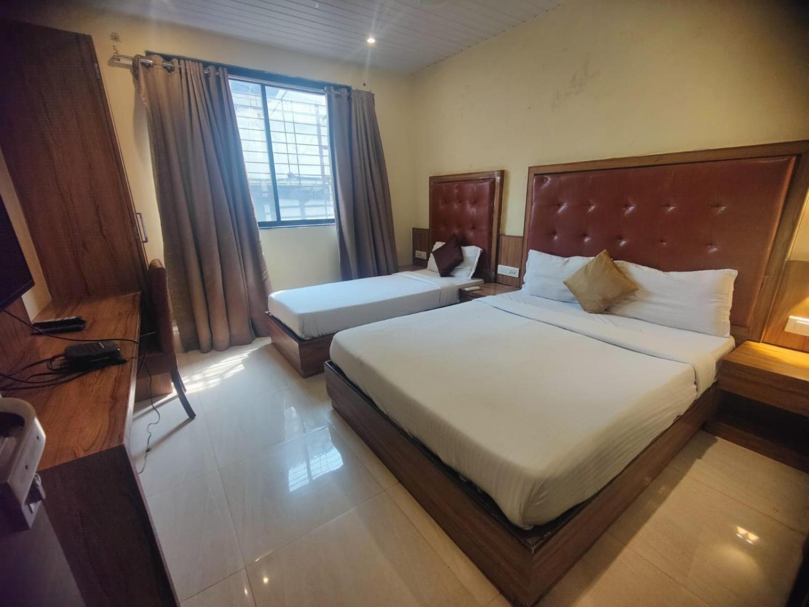 Aster Hotel Near Mumbai Airport Esterno foto